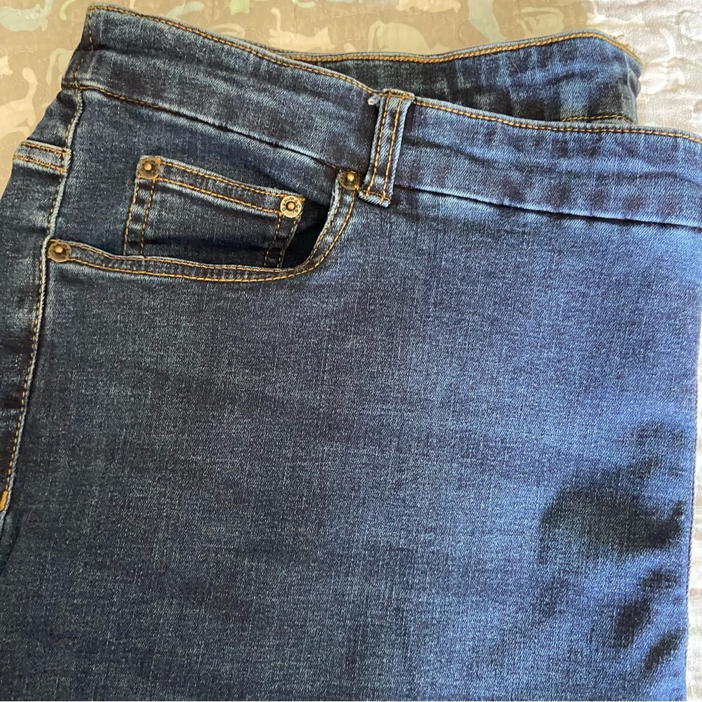 Denim & Co 2 tone Capri pants - Picture 3 of 12